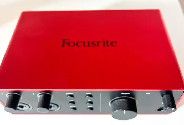 Focusrite Scarlett 4i4 4th Gen Interface de Áudio USB - Excelente Estado
