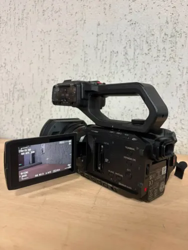 FILMADORA PANASSONIC HCX 2000