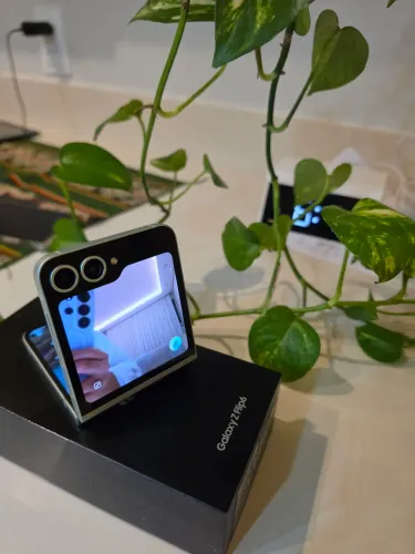 Galaxy Z Flip 6 - Perfeito estado