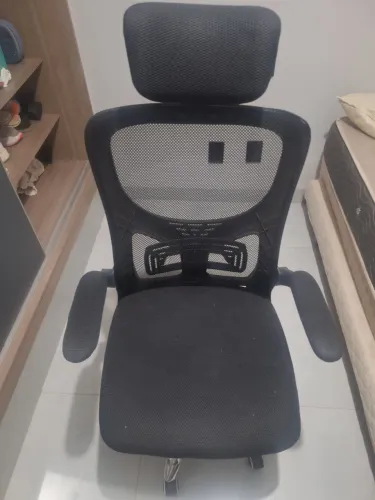 Vende se cadeira e mesa de escritório *