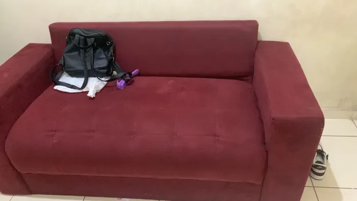 SOFÁ SEMI NOVO