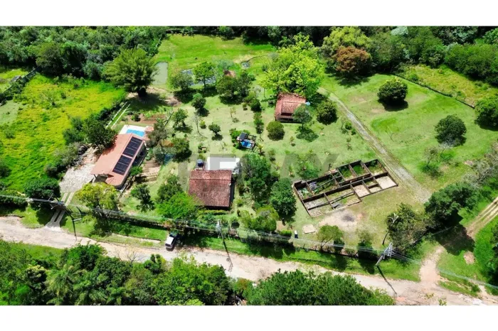 Chácara a venda com 2 casas, 3000m², Alameda Sorocaba-Araçoiaba da Serra-SP