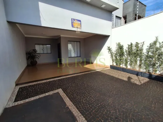 Casa mobiliada com 3 quartos para Locação no Residencial Campos Elíseos  Rio Verde.