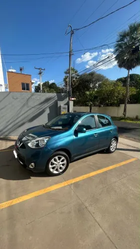 Nissan March SV 1.0 12V Flex 5P 2015