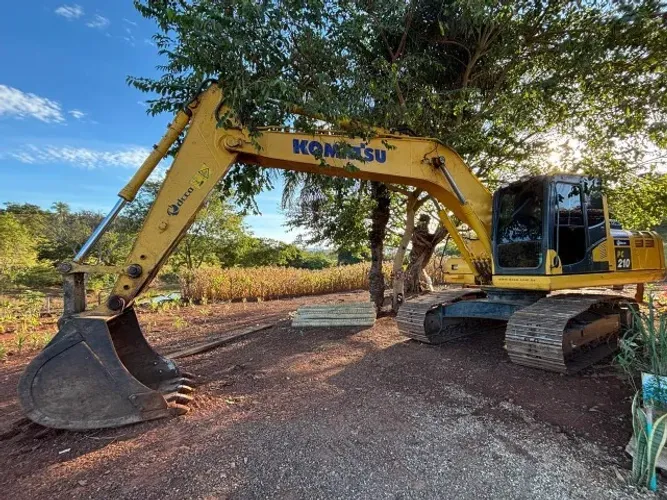 ESCAVADEIRA PC210 KOMATSU