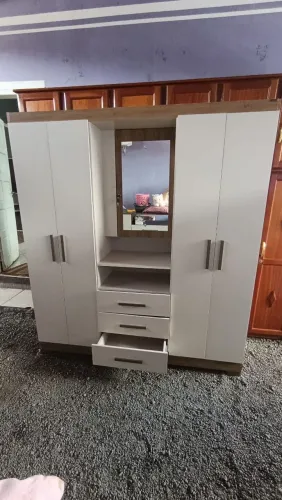 Guarda roupa novo