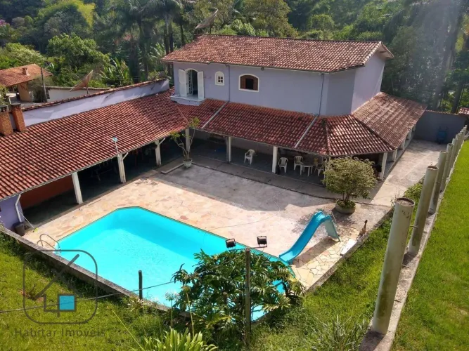 CHACARA CERCADO DE ÁREA VERDE