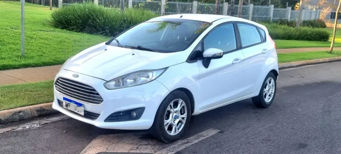 Ford Fiesta 1.6 16V Flex Aut. 5P 2014
