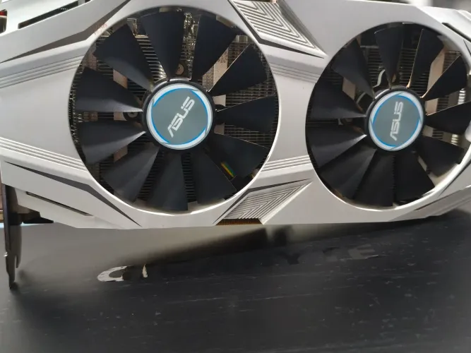 Placa de vídeo GTX 1070 8gb Asus