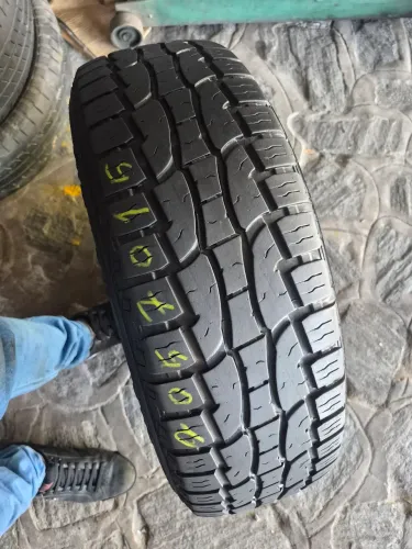 Um pneu 205/70/15 linglong semi-novo vulcanizado (230 em 2× no ct