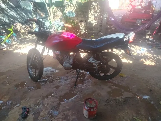 A moto está boa, só pegar e andar, só me chama quem realmente estiver interessado