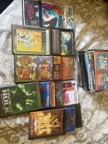 VÁRIOS CDs E DVDs DE FILMES E JOGOS