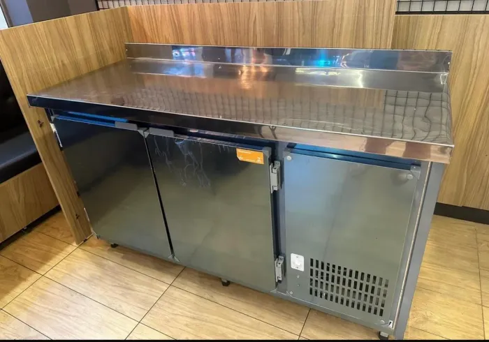 Balcão encosto refrigerado Polofrio 1,60 mts pouquíssimo usado.