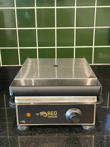 Sanduicheira Red Chameleon 220V