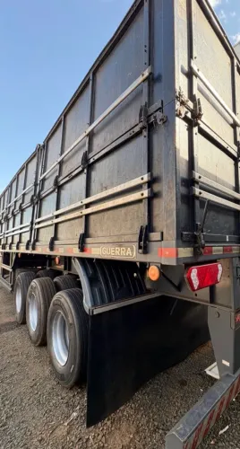 Carreta graneleiro