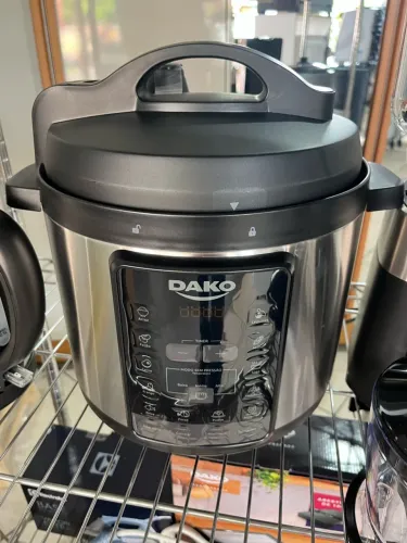 Panela de pressão elétrica. Marca Dako
