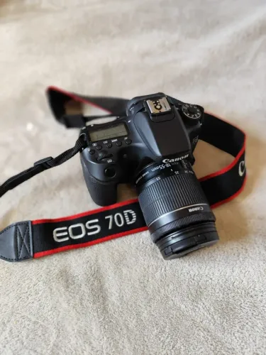 Câmera DSLR Canon 70D em perfeito estado SP 4600 Cliques