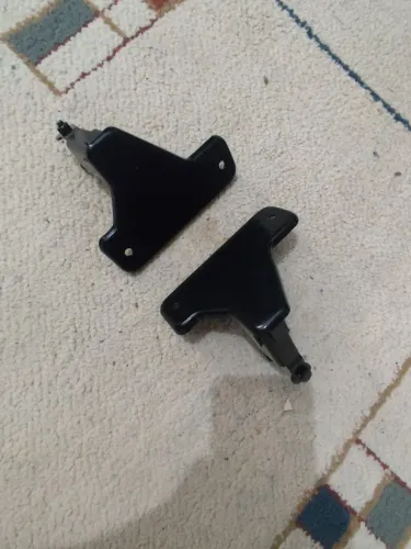 Par de suporte para farol auxiliar do Escort xr3 conversivel