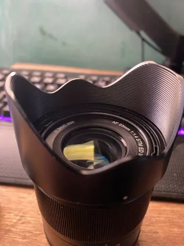 Lente Viltrox E-mount 23mm 1.4 para Sony