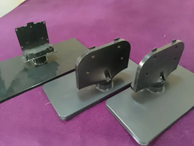 Vendo 3 suportes de TV em ótimo estado