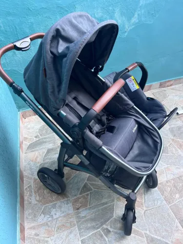 Carrinho de bebê Infanti Epic Lite completo 