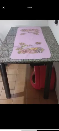 Mesa de mármore