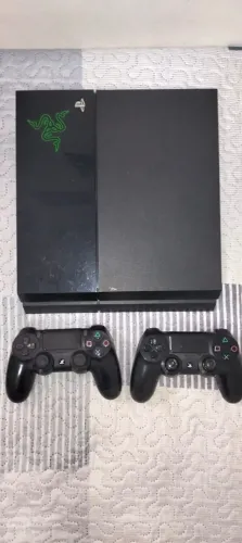 PS4 500GB + 2 CONTROLES + 3 JOGOS