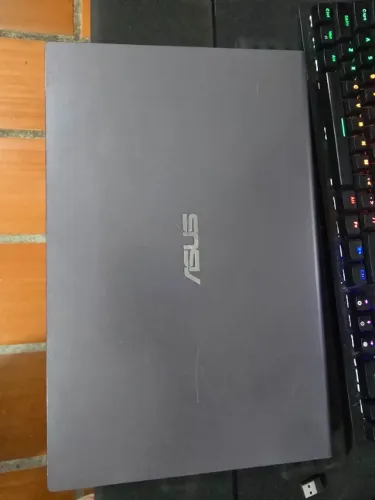 Notbook Asus vivobook com placa de vídeo integrada/ aceito cartão