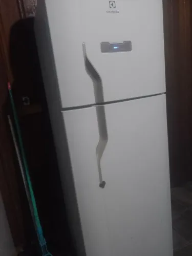 Vendo está geladeira Electrolux