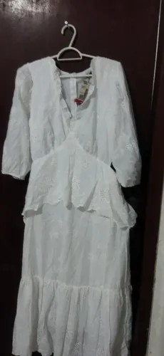 Vestido branco em de bordado inglês -tamanho G -Novo com etiqueta