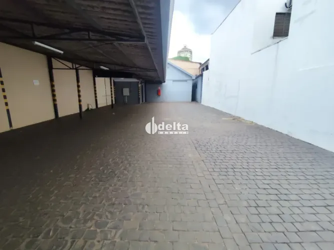 Galpão disponível para locação no bairro Centro em Uberlândia-MG