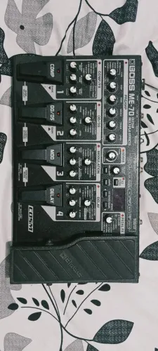 Pedaleira de guitarra ME 70