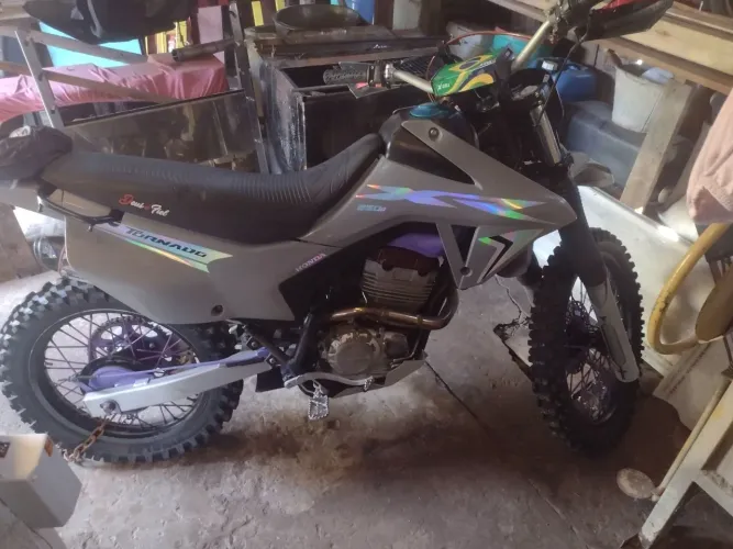 XR tornado de trilha