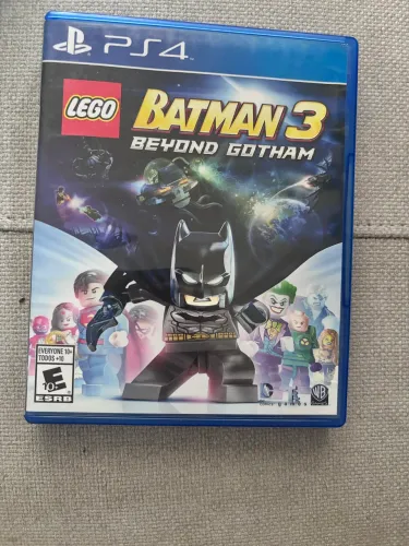 LEGO Batman 3: Beyond Gotham - PS4/Mídia Física