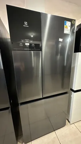 Geladeira Electrolux 03 portas