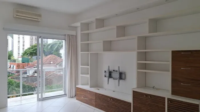 Apartamento para aluguel tem 90 metros quadrados com 2 quartos