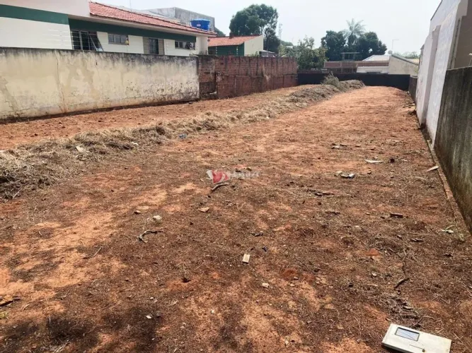 Terreno à venda em Nova Esperança, Centro, com 492.9 m²