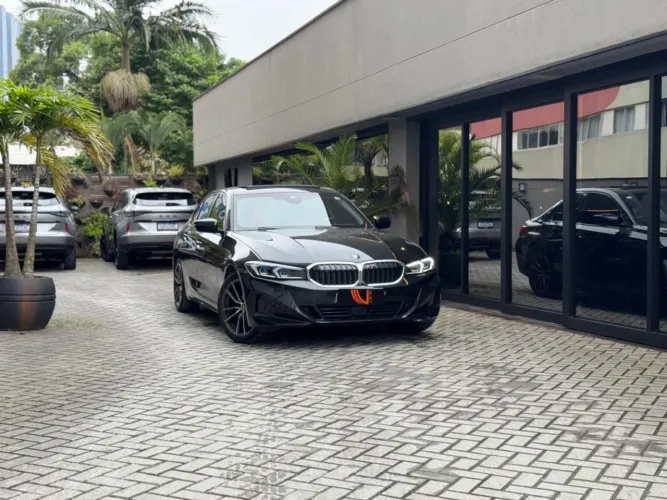 BMW 320I 320i 2023