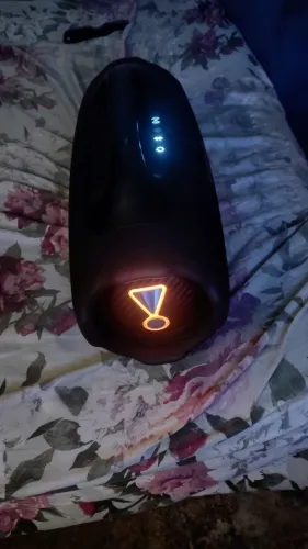Vendo uma caixa bombox JBL 4 
