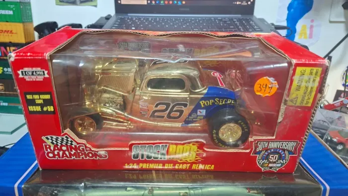 Miniatura Ford Highboy 1933 Coupé Racing Champions Escala 1/24.