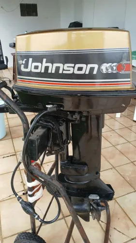 Motor Johnson 25 HP (oportunidade)