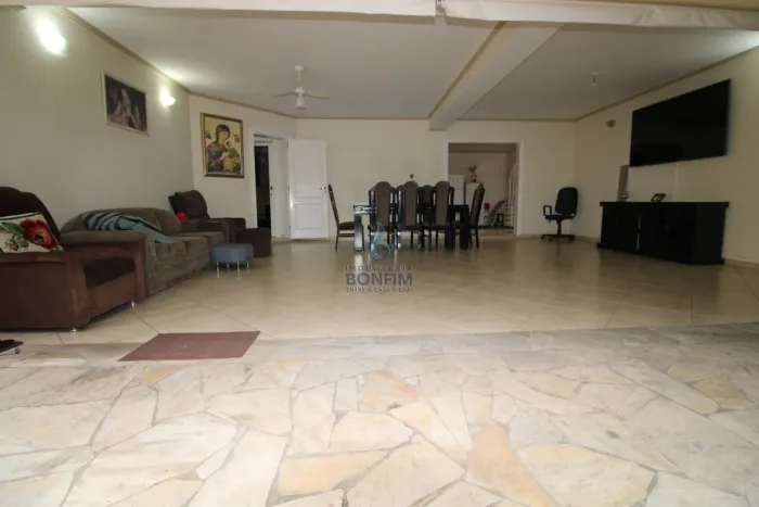 CASA COMERCIAL com 4 dormitórios para alugar com 348.42m² por R$ 16.000,00 no bairro Alto