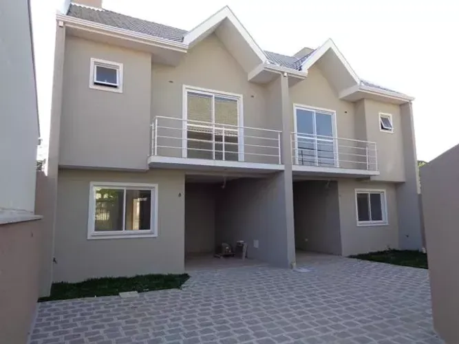 Sobrado em SANTA FELICIDADE com 114,76m²