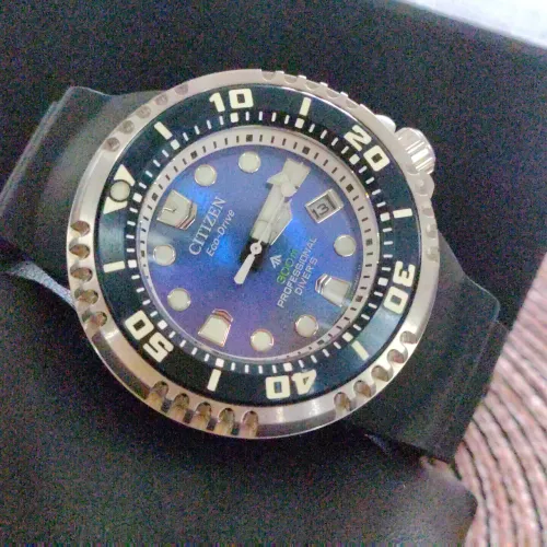 Relógio Citizen diver 300m new EcoZilla 