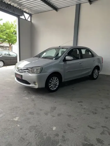 Toyota Etios XLS Sedan 1.5 Flex 16V 4P Mec. 2014