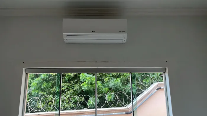 Ar-condicionado LG Dual Inverter 9.000 BTUs - Funcionando / Retirado