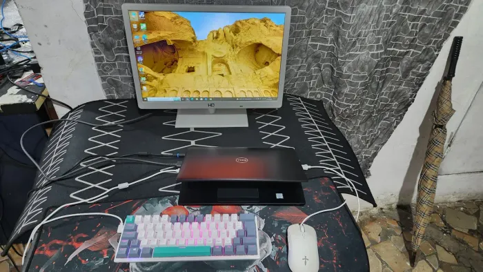 Notebook Dell Latitude 7390, Intel i7 8650u 8GB Ssd M2 128GB OBS Só Funciona TV Sem Tela