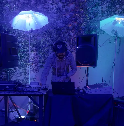Dj disponível para eventos c / som e luz