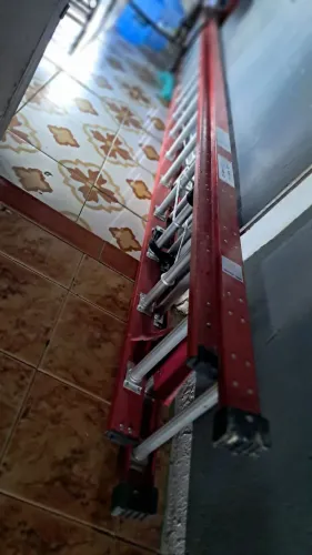 ESCADA DE FIBRA EXTENSIVA.