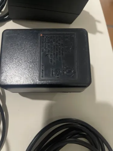 2 fontes de Snes, 1 fonte de Mega Drive, cabo scart de snes e cabo scart de PS1